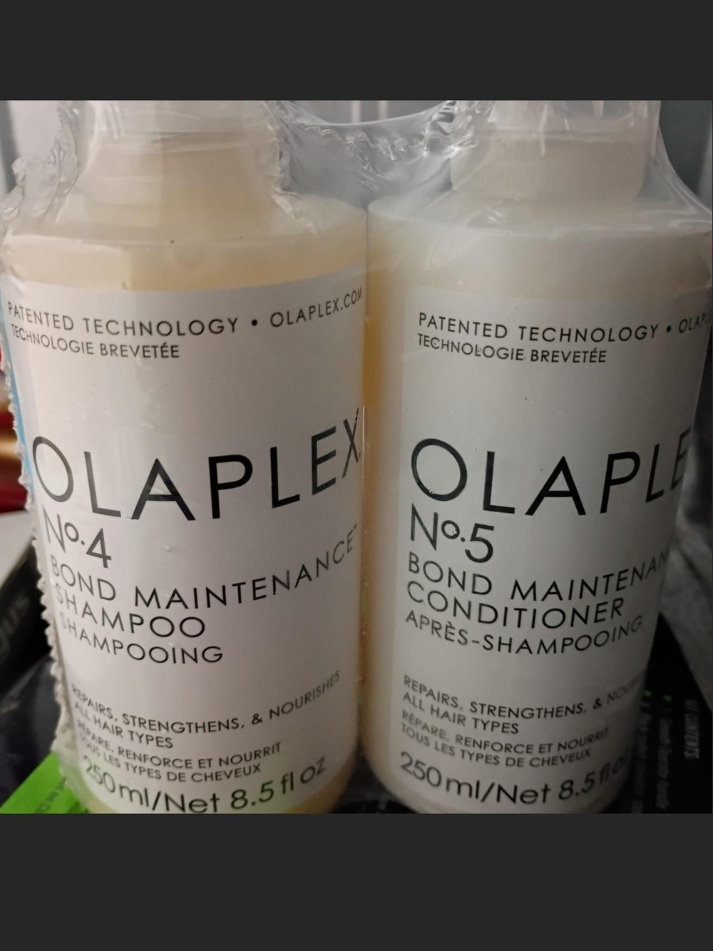 OLAPLEX No.4 Shampoo & No.5 Conditioner - White Bottles with Black Text